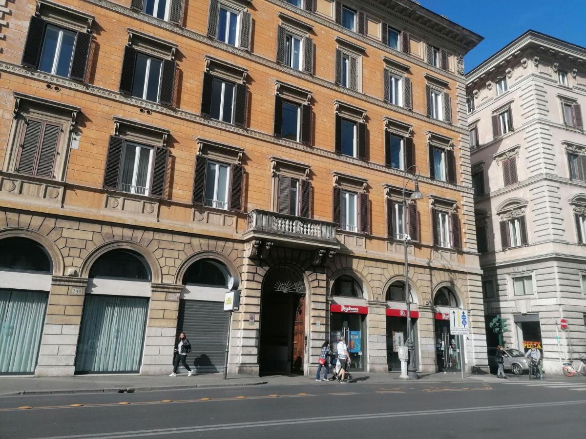 Vittorio Emanuele By Halldis Roma Exterior foto